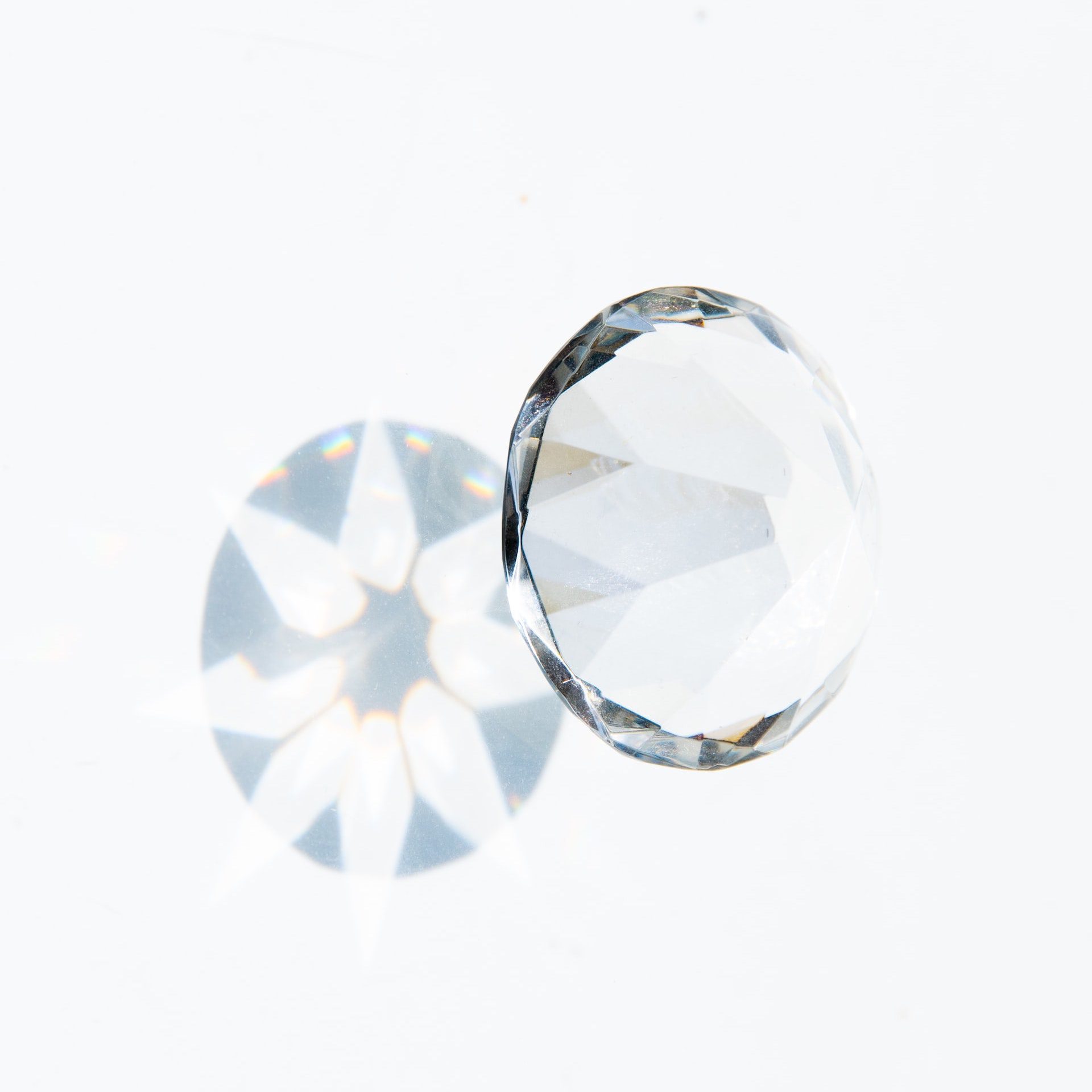 The Pros and Cons of Round Brilliant Cut Diamonds